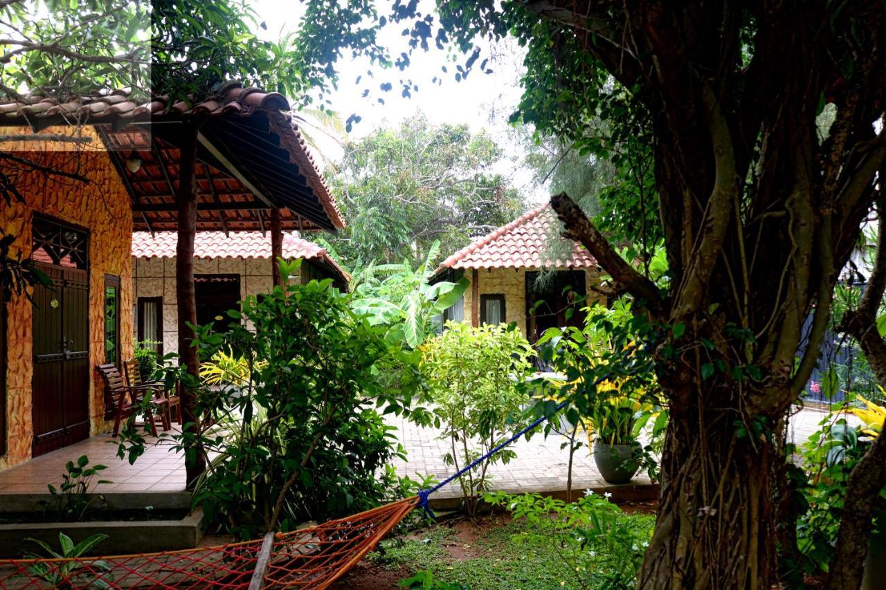 Maple Leaf Resort Negombo Exterior photo