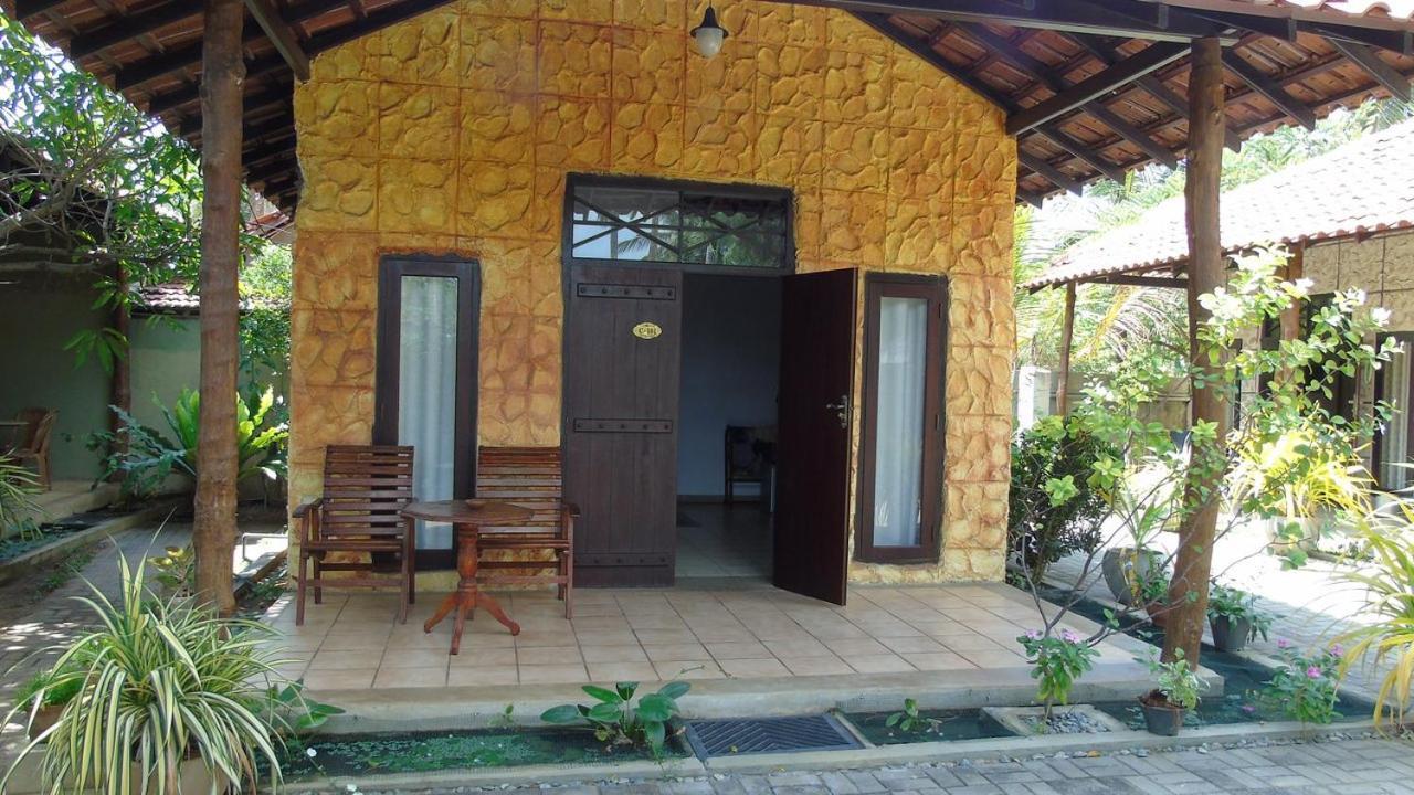 Maple Leaf Hotel Negombo Exterior photo